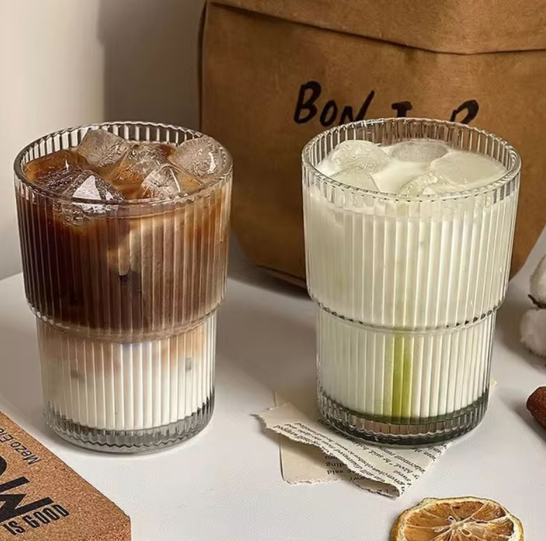 COFFEE CUP WITH LID AND STRAW